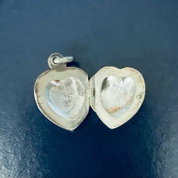 Sterling Silver Heart locket - Picture 3 of 3